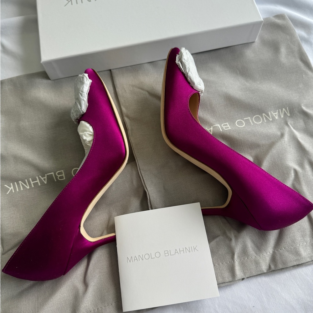 Manolo Blahnik Hangisi Style, Color Dark pink (Magenta)